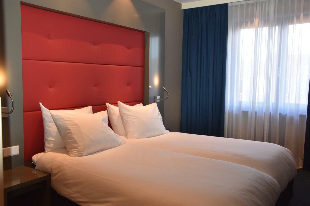 Blue Mansion Hotel Алсмер Экстерьер фото